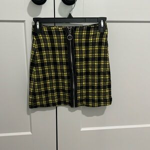 plaid yellow skirt (cher from clueless)